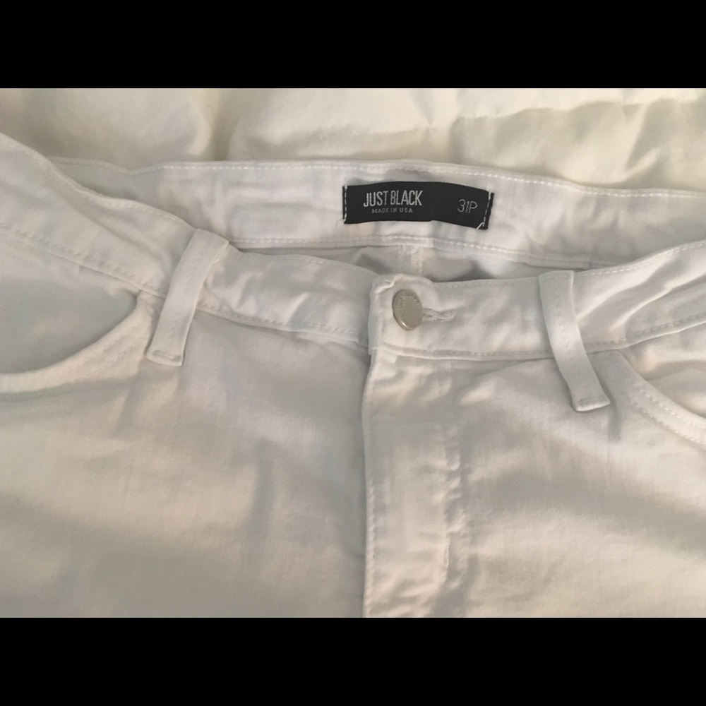 WHITE JEANS